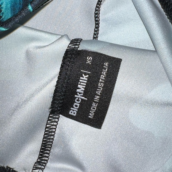 XS Jellyfish Leggings by Blackmilk Clothing - Picture 4 of 5